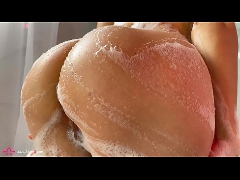 ❤️ 布鲁内特在淋浴时用振动器自慰阴部达到强烈的高潮 ☑ Hard porn️❤