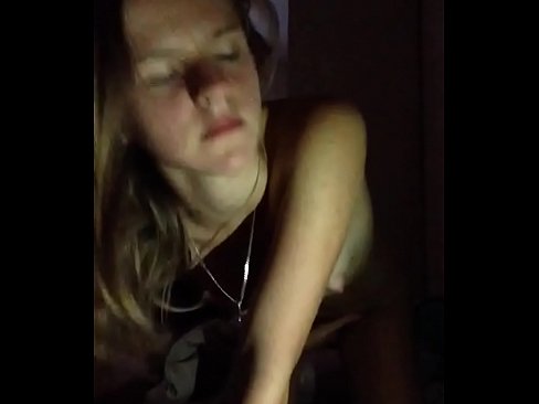 ❤️ 一个女孩自慰并射精 ☑ Hard porn️❤