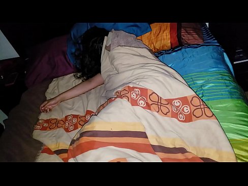 ❤️ 继子在年轻的继母睡觉时责骂她 ☑ Hard porn️❤